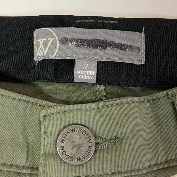 NEW Wit & Wisdom Shorts 2 Olive Green Ab-Solution Stretch Twill Mid Length NWT - Picture 4 of 9